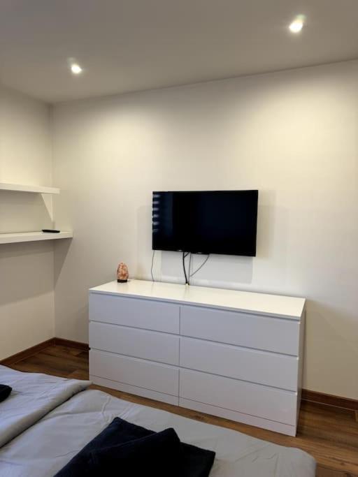 Modern Apartment In City Centre Banská Bystrica Exterior photo